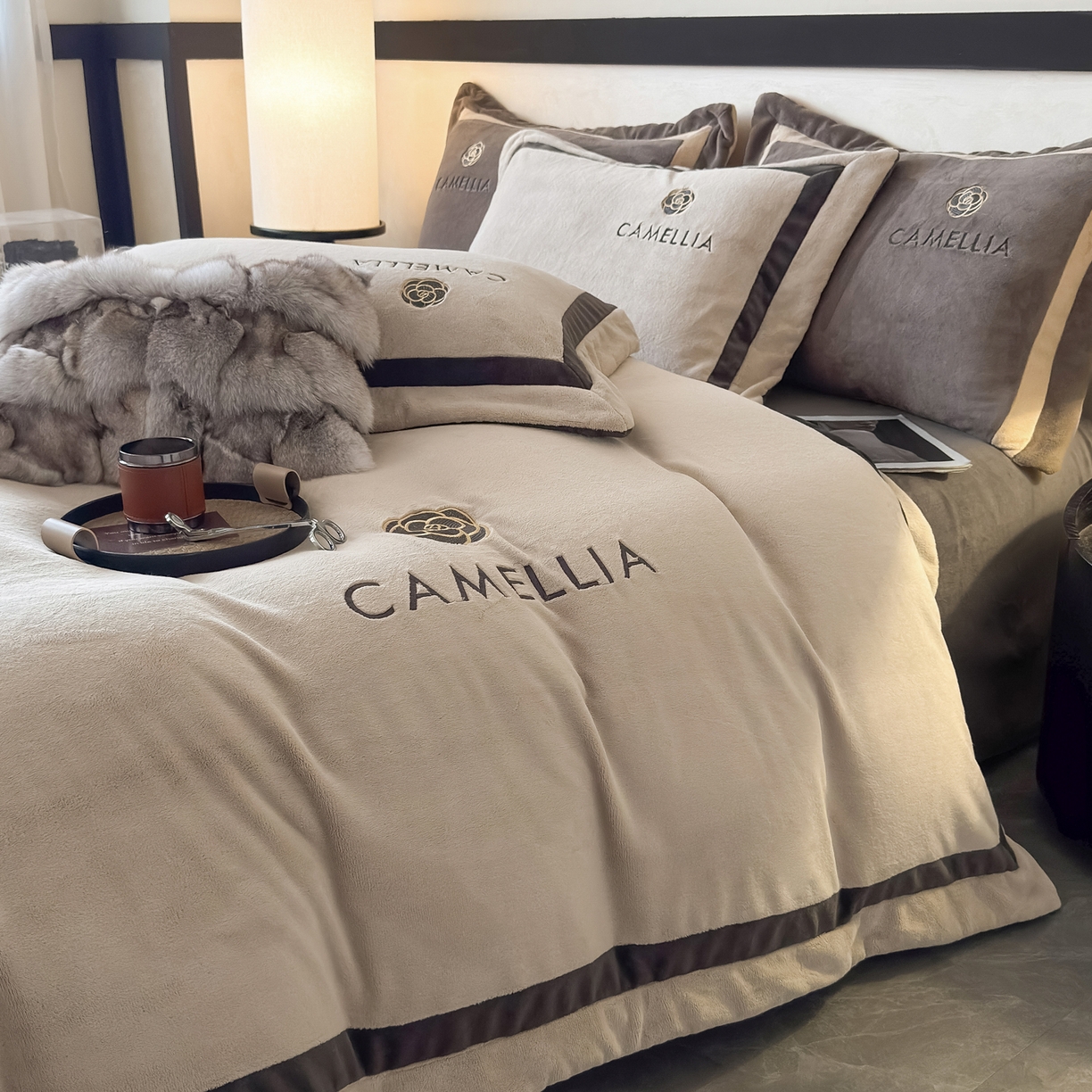 91家纺网 家纺一手货源 找家纺 （总）水云缦 2025新款双拼角牛奶绒绣花四件套系列