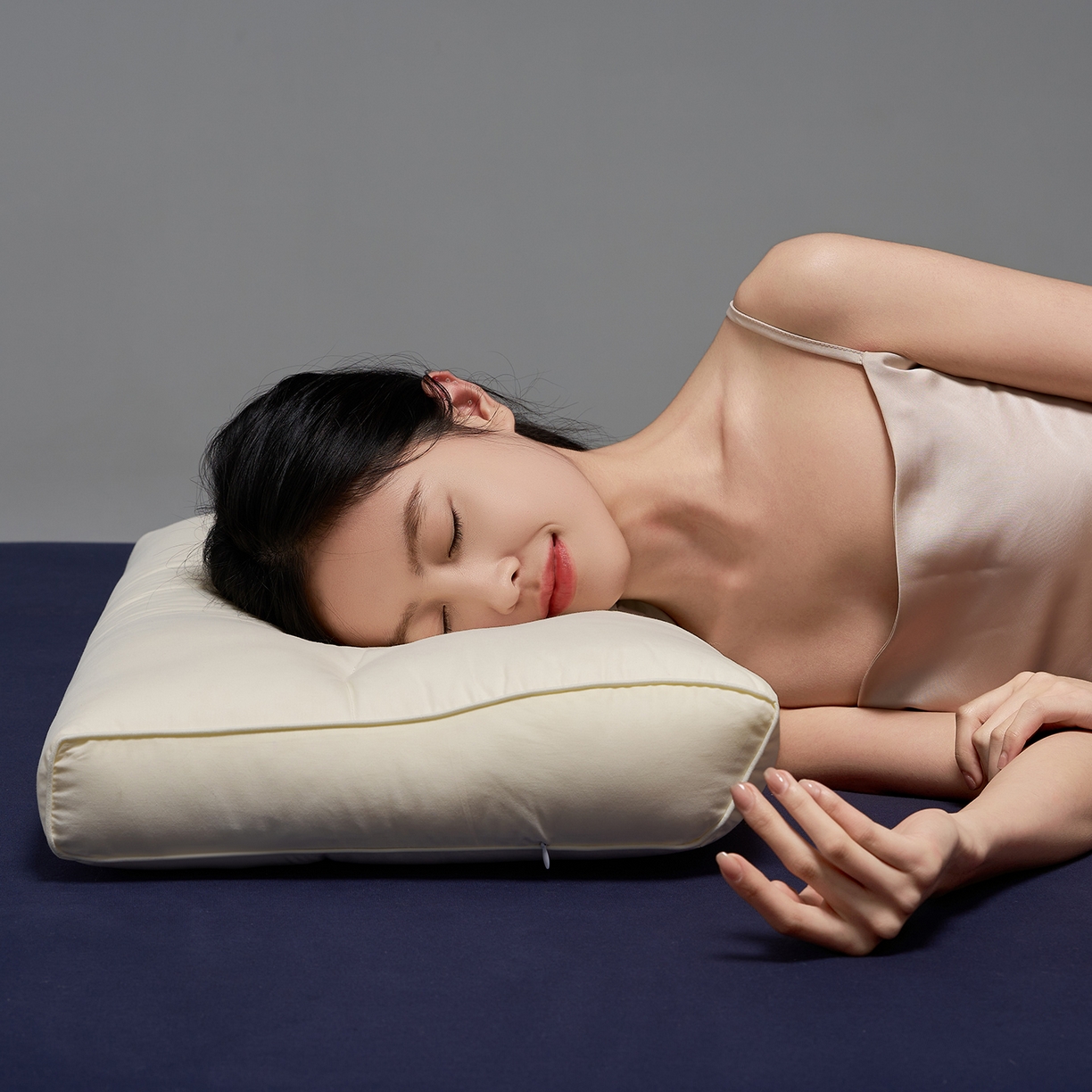 91家纺网 家纺一手货源 找家纺 乐可 2025新款植萃草本云柔枕枕头枕芯 植萃草本云柔枕-米