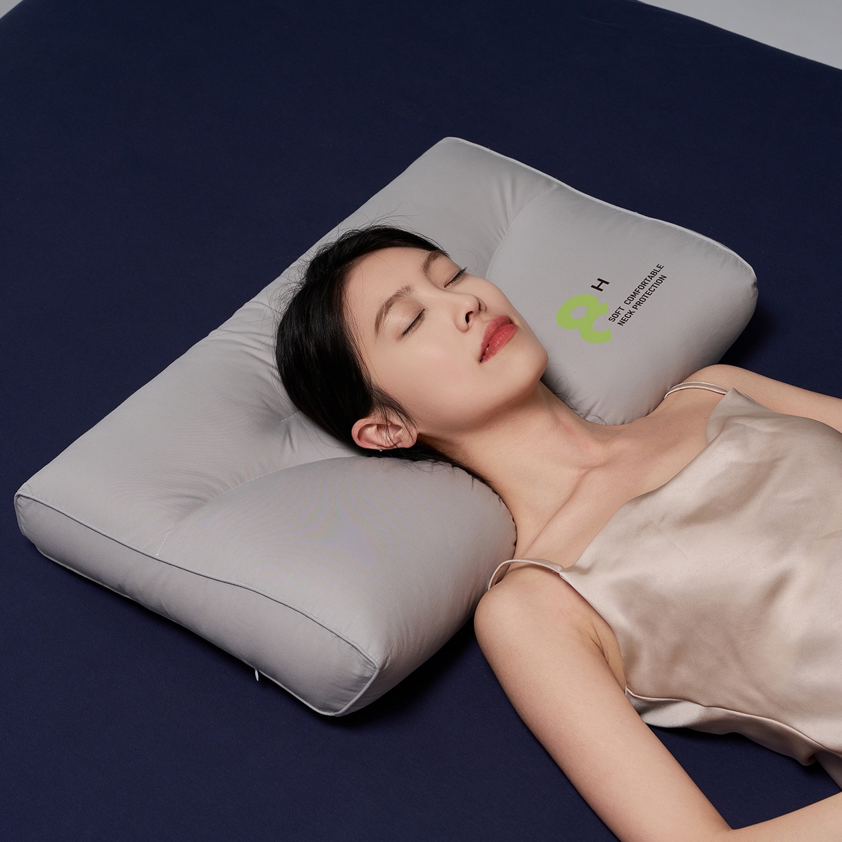 91家纺网 家纺一手货源 找家纺 乐可 2025新款植萃草本云柔枕枕头枕芯 植萃草本云柔枕-灰