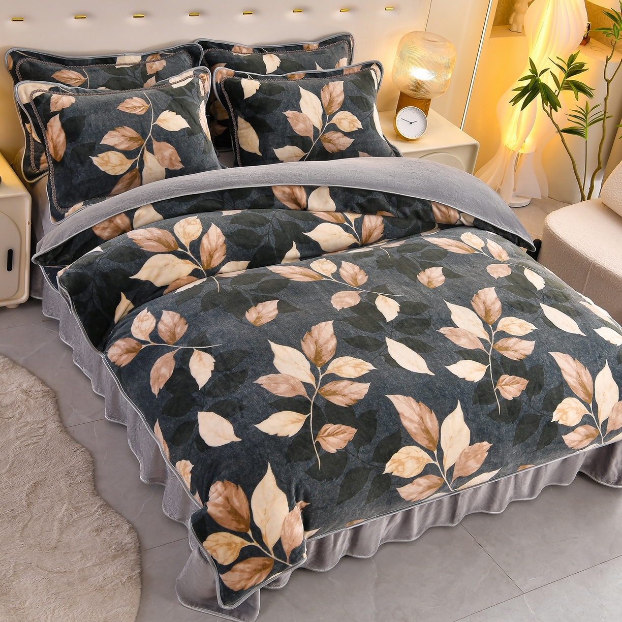 91家纺网 家纺一手货源 找家纺 沐星纪（美得佳）布业 2025新款加厚牛奶绒印花四件套 叶舞绒华-灰