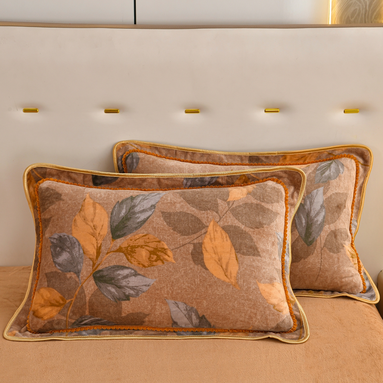 91家纺网 家纺一手货源 找家纺 沐星纪（美得佳）布业 2025新款加厚牛奶绒印花四件套 叶舞绒华-咖