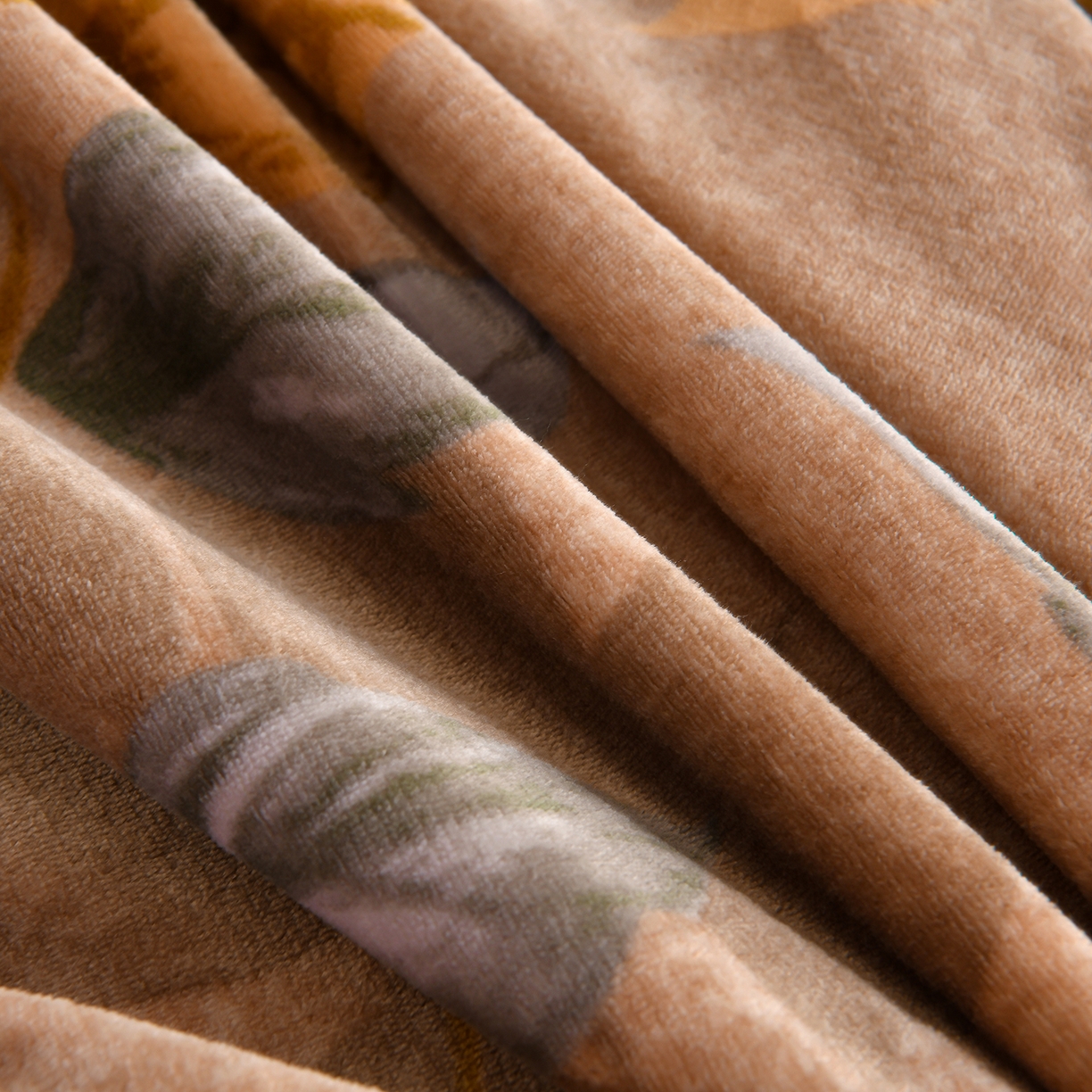 91家纺网 家纺一手货源 找家纺 沐星纪（美得佳）布业 2025新款加厚牛奶绒印花四件套 叶舞绒华-咖