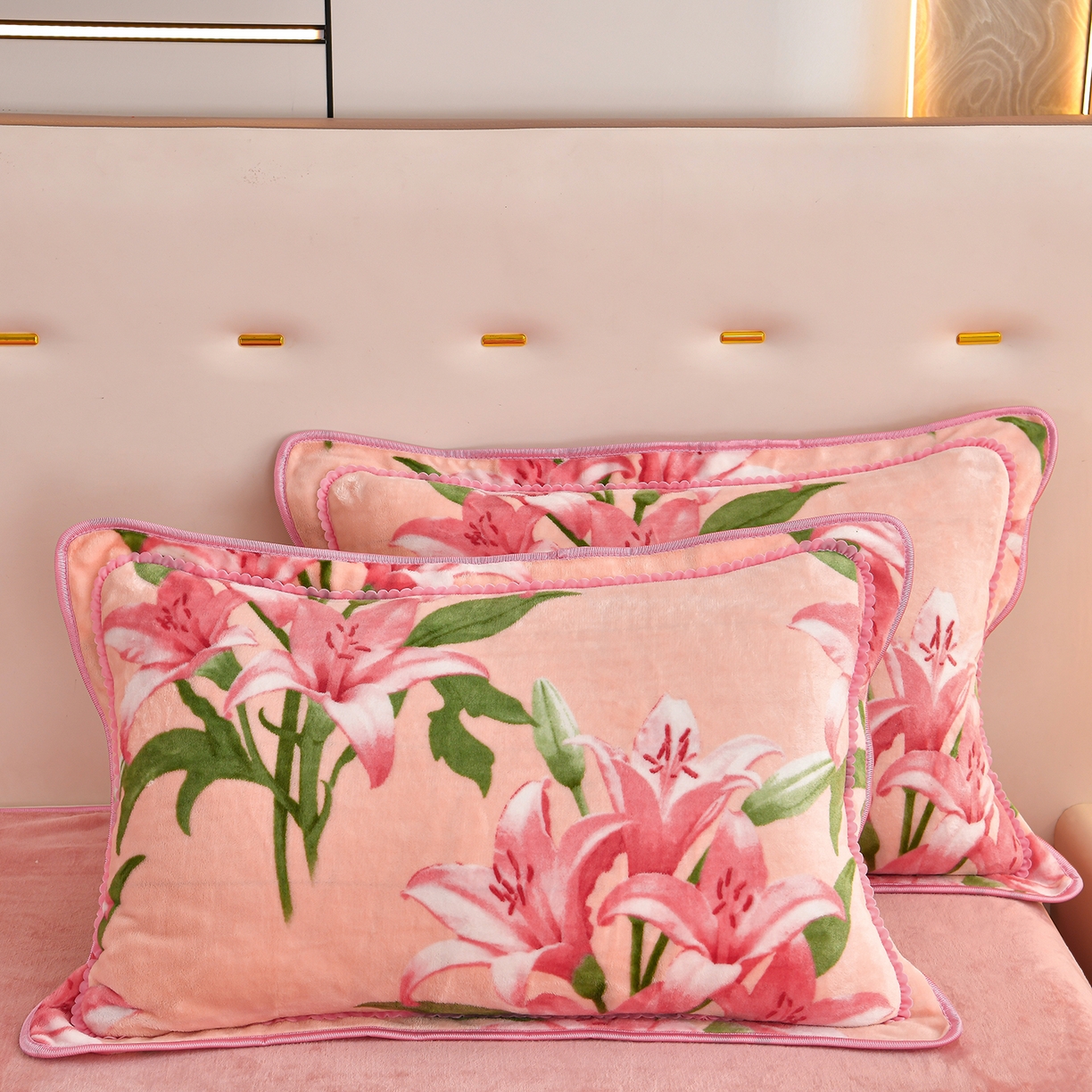 91家纺网 家纺一手货源 找家纺 沐星纪（美得佳）布业 2025新款加厚牛奶绒印花四件套 粉黛胭脂