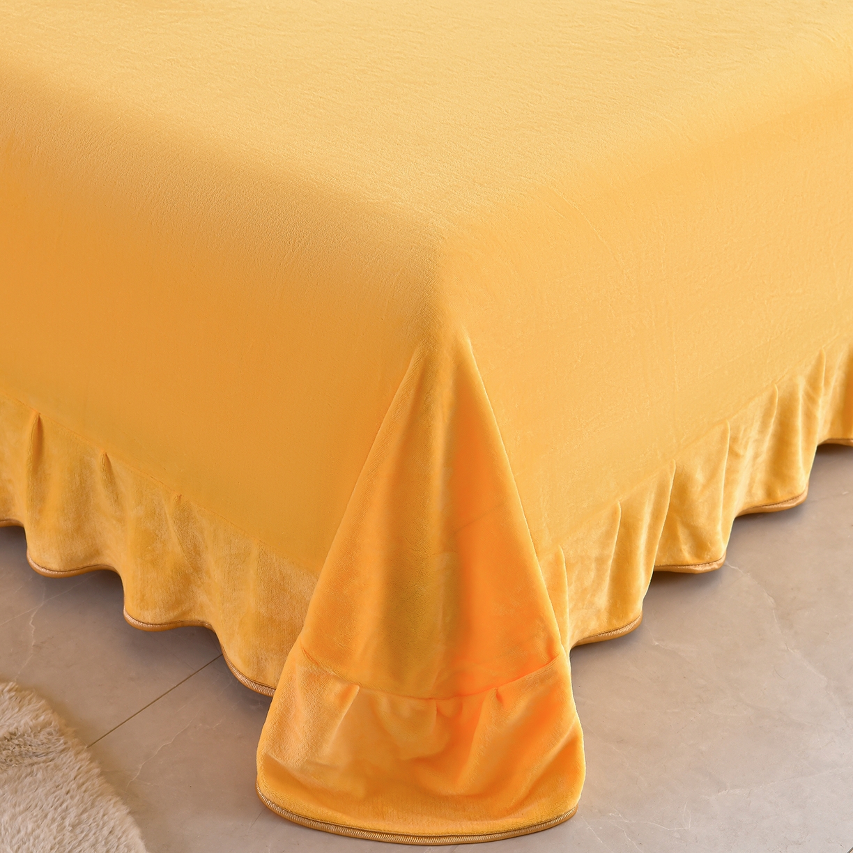 91家纺网 家纺一手货源 找家纺 沐星纪（美得佳）布业 2025新款加厚牛奶绒印花四件套 鎏金满地