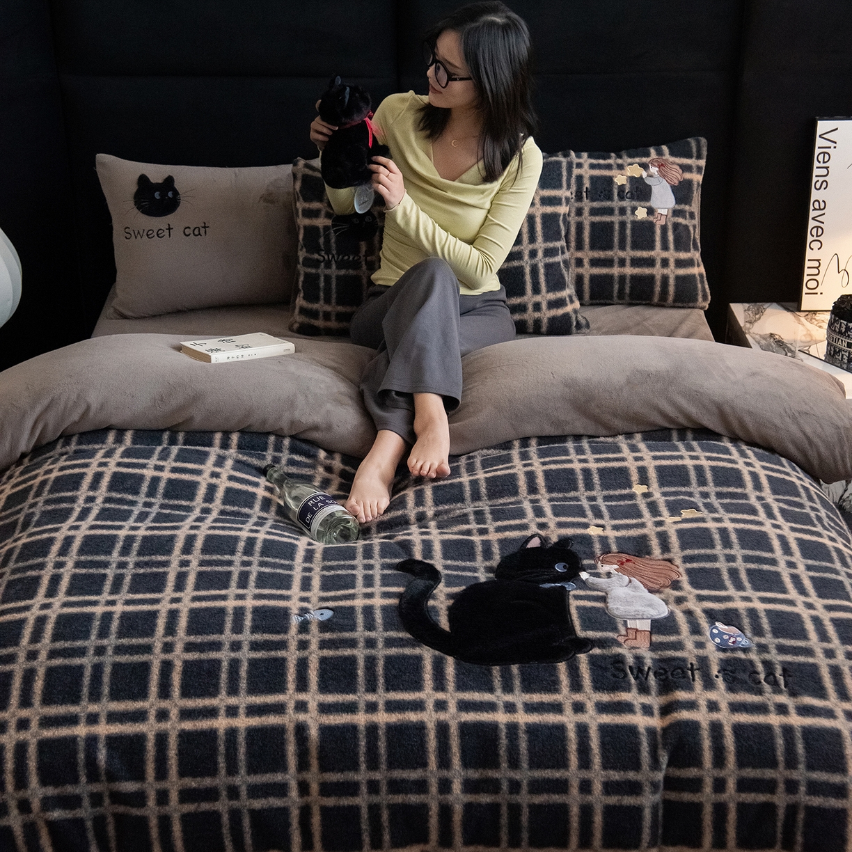 91家纺网 家纺一手货源 找家纺 水云缦 2025新款仿羊绒牛奶绒贴布绣四件套-甜蜜喵 甜蜜喵-灰格