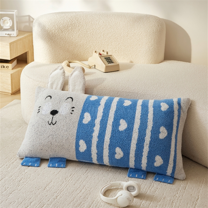 91家纺网 家纺一手货源 找家纺 （总）暖绵绵家纺 2025新款半边绒比丘兔抱枕（最低零售价：153元）