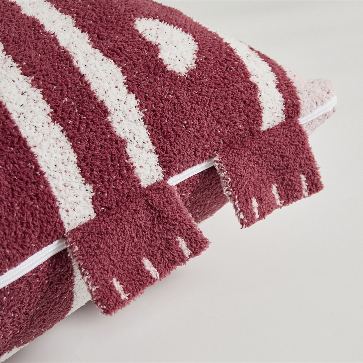 91家纺网 家纺一手货源 找家纺 暖绵绵家纺 2025新款半边绒比丘兔抱枕（最低零售价：153元） 比丘兔-粉色