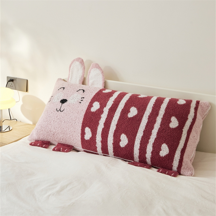 91家纺网 家纺一手货源 找家纺 （总）暖绵绵家纺 2025新款半边绒比丘兔抱枕（最低零售价：153元）