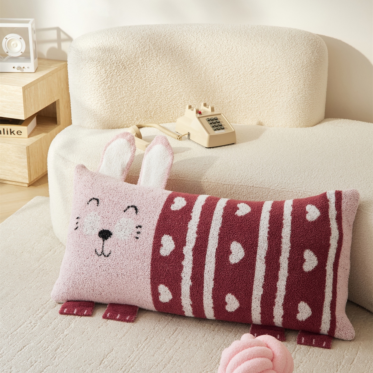 91家纺网 家纺一手货源 找家纺 暖绵绵家纺 2025新款半边绒比丘兔抱枕（最低零售价：153元） 比丘兔-粉色
