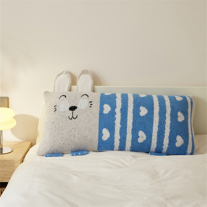 91家纺网 家纺一手货源 找家纺 暖绵绵家纺 2025新款半边绒比丘兔抱枕（最低零售价：153元） 比丘兔-蓝色