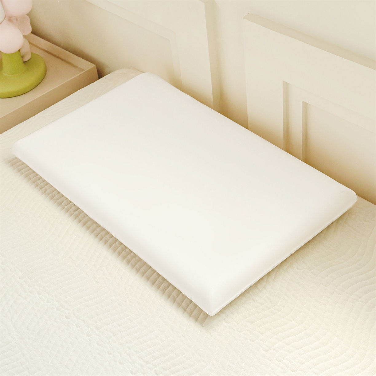 91家纺网 家纺一手货源 找家纺 麦肯锡 2025新款丝柔长耳兔记忆平枕  枕头枕芯 灰色/只