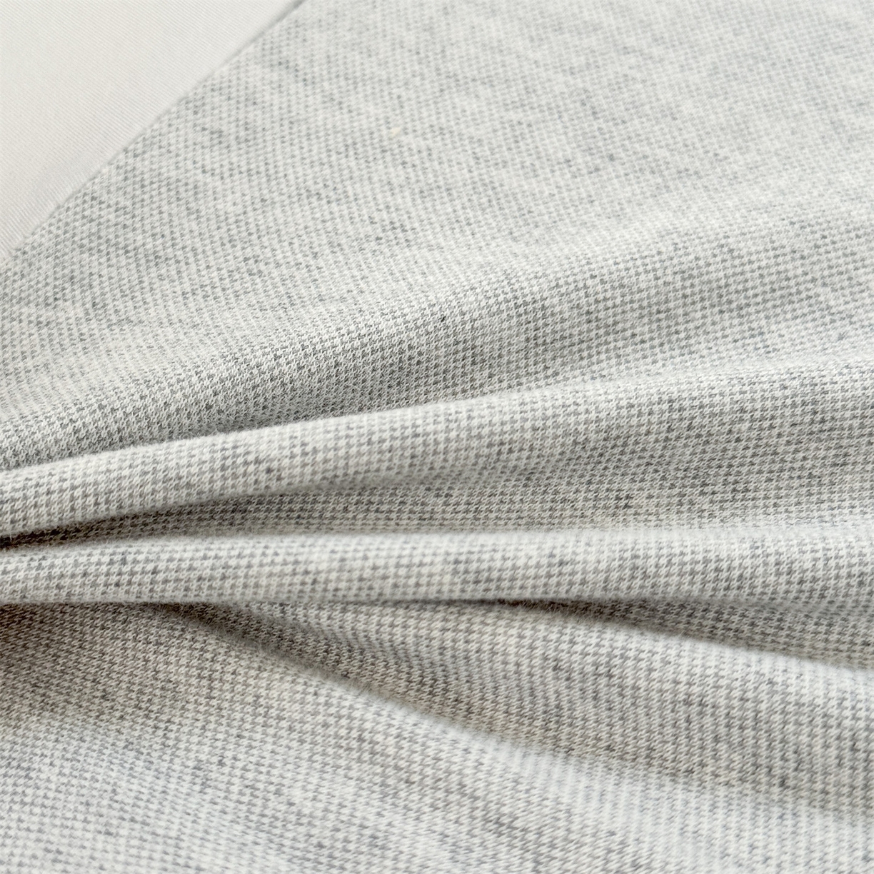 91家纺网 家纺一手货源 找家纺 麦肯锡 2025新款丝柔长耳兔记忆平枕  枕头枕芯 灰色/对