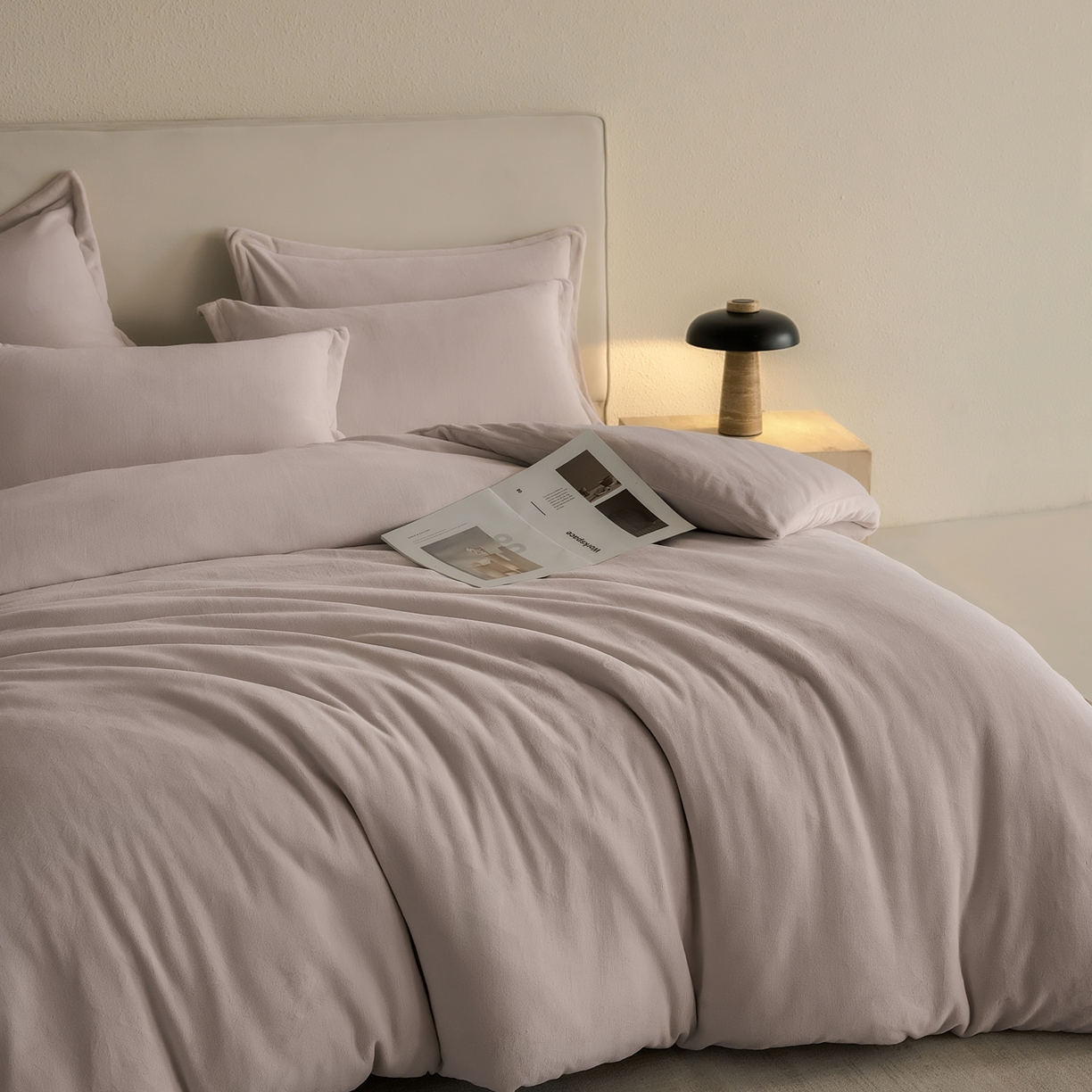 91家纺网 家纺一手货源 找家纺 禧禾 2025新款A类300G醇厚速暖绒四件套牛奶绒四件套 奶茶灰