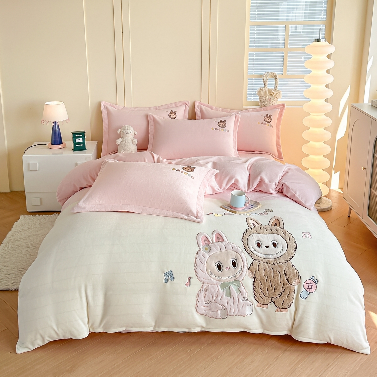 91家纺网 家纺一手货源 找家纺 （总）金窝窝家纺 2025新款全消光高克重牛奶绒贴布绣四件套