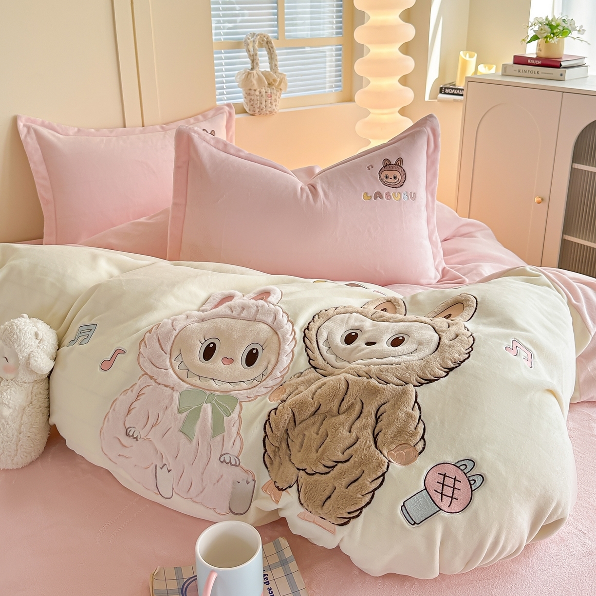 91家纺网 家纺一手货源 找家纺 （总）金窝窝家纺 2025新款全消光高克重牛奶绒贴布绣四件套