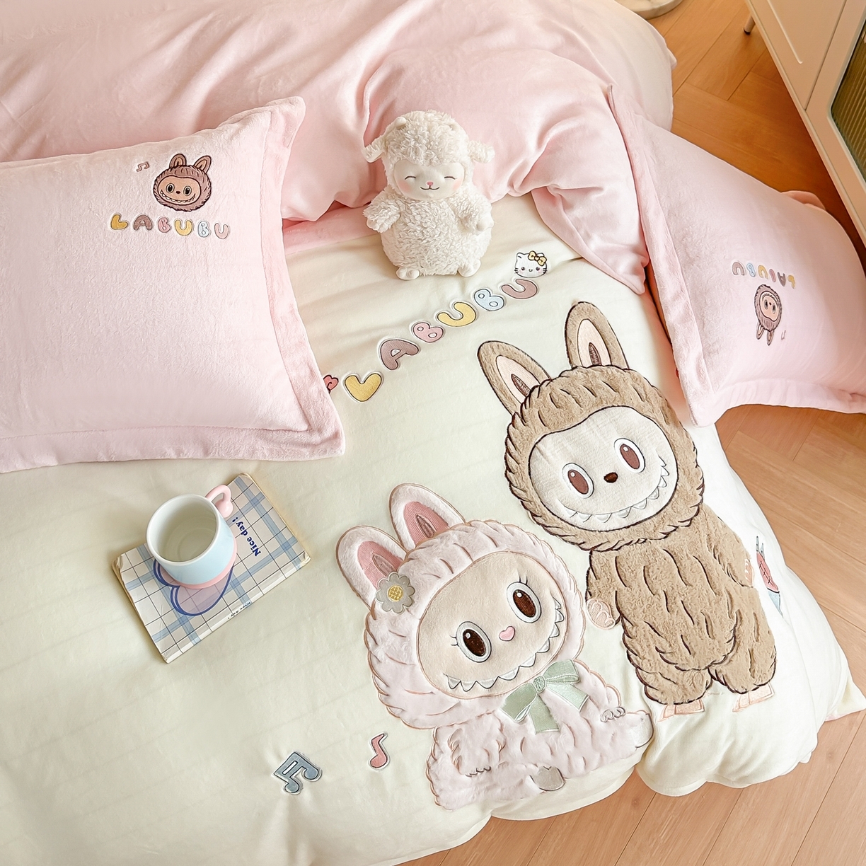 91家纺网 家纺一手货源 找家纺 （总）金窝窝家纺 2025新款全消光高克重牛奶绒贴布绣四件套