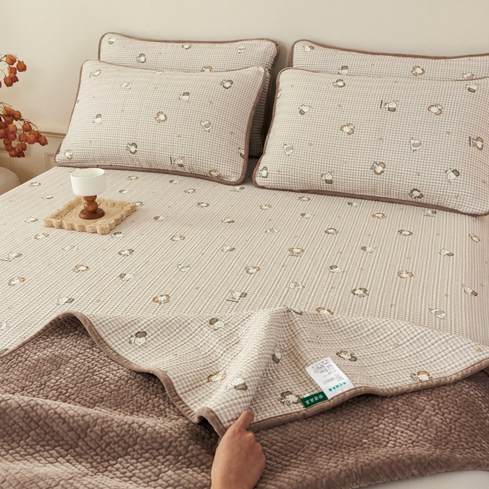 91家纺网 家纺一手货源 找家纺 莎果家纺 2025冬季新款热推冬季必备寒冷的冬季有了它便多了些温暖婴儿绒+全棉床盖三件套 卡通小象