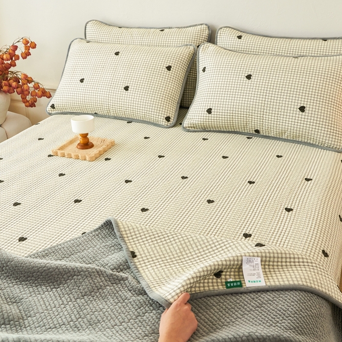 91家纺网 家纺一手货源 找家纺 莎果家纺 2025冬季新款热推冬季必备寒冷的冬季有了它便多了些温暖婴儿绒+全棉床盖三件套 心心相印