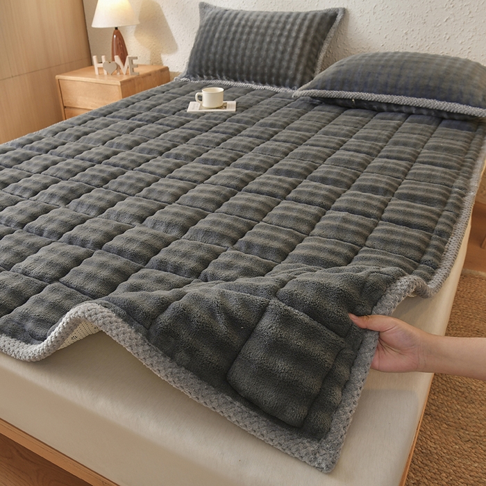 91家纺网 家纺一手货源 找家纺 （总）鑫顺欣 2025新款泡泡牛奶绒床垫床褥