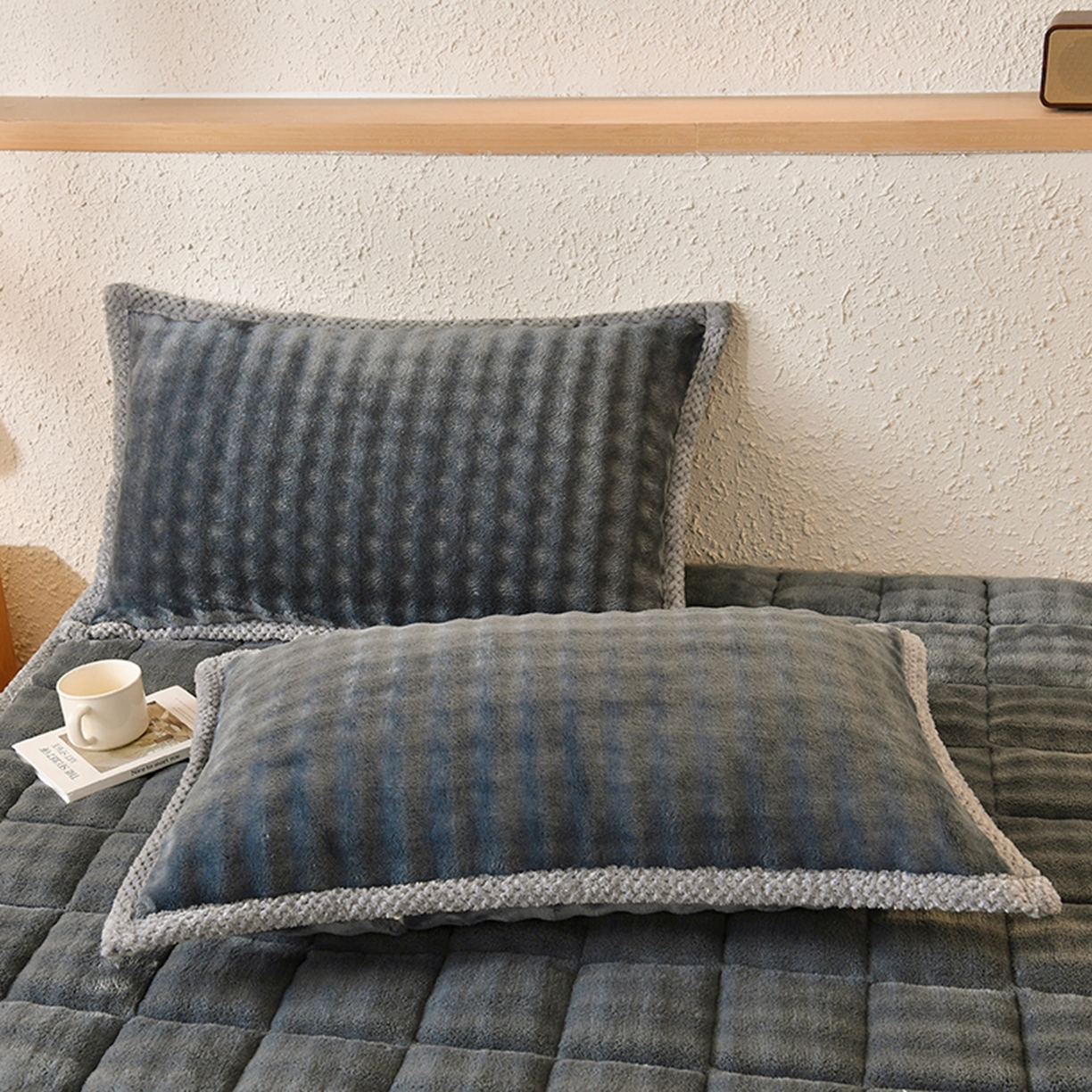 91家纺网 家纺一手货源 找家纺 鑫顺欣 2025新款泡泡牛奶绒床垫床褥 鸽子灰