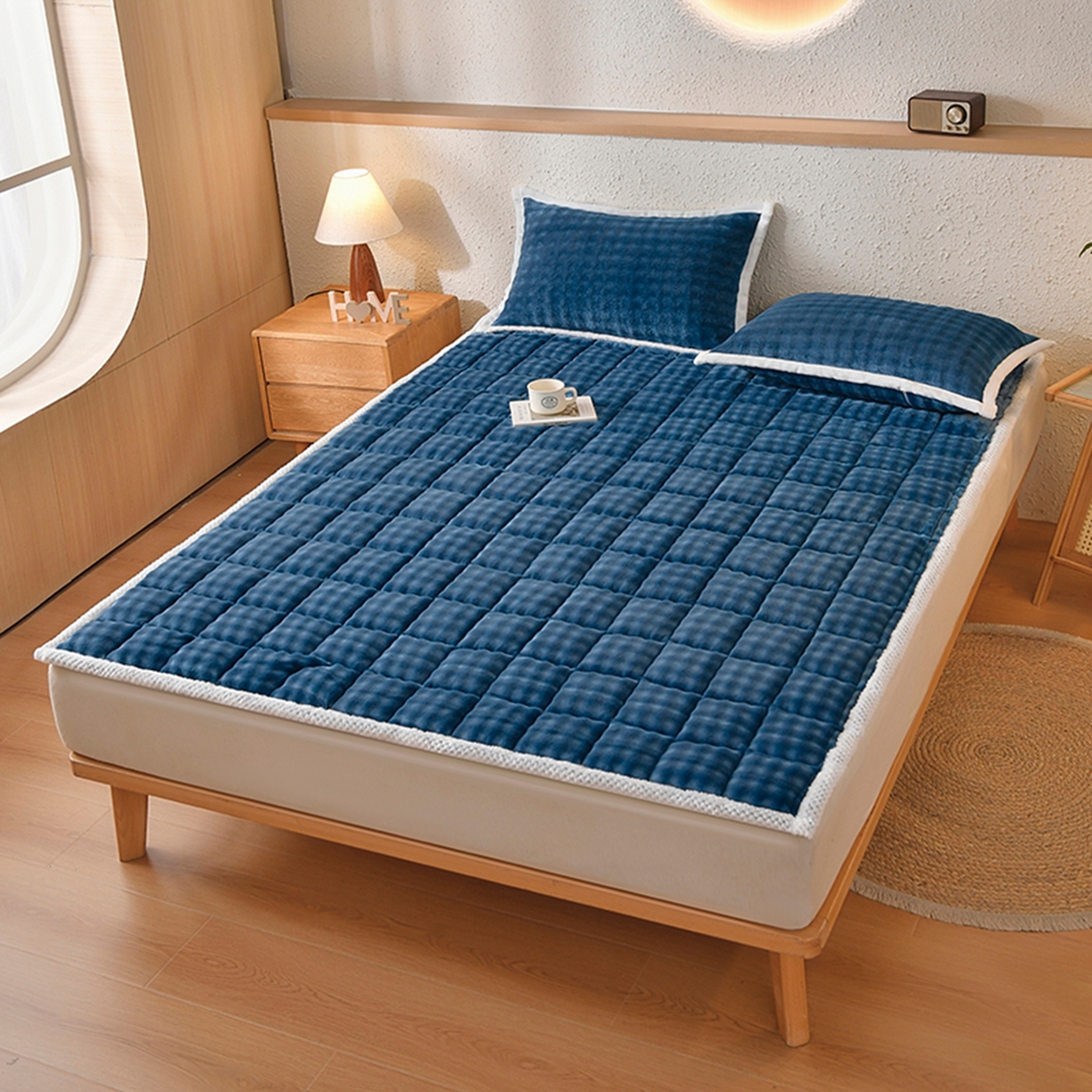 91家纺网 家纺一手货源 找家纺 鑫顺欣 2025新款泡泡牛奶绒床垫床褥 景泰蓝