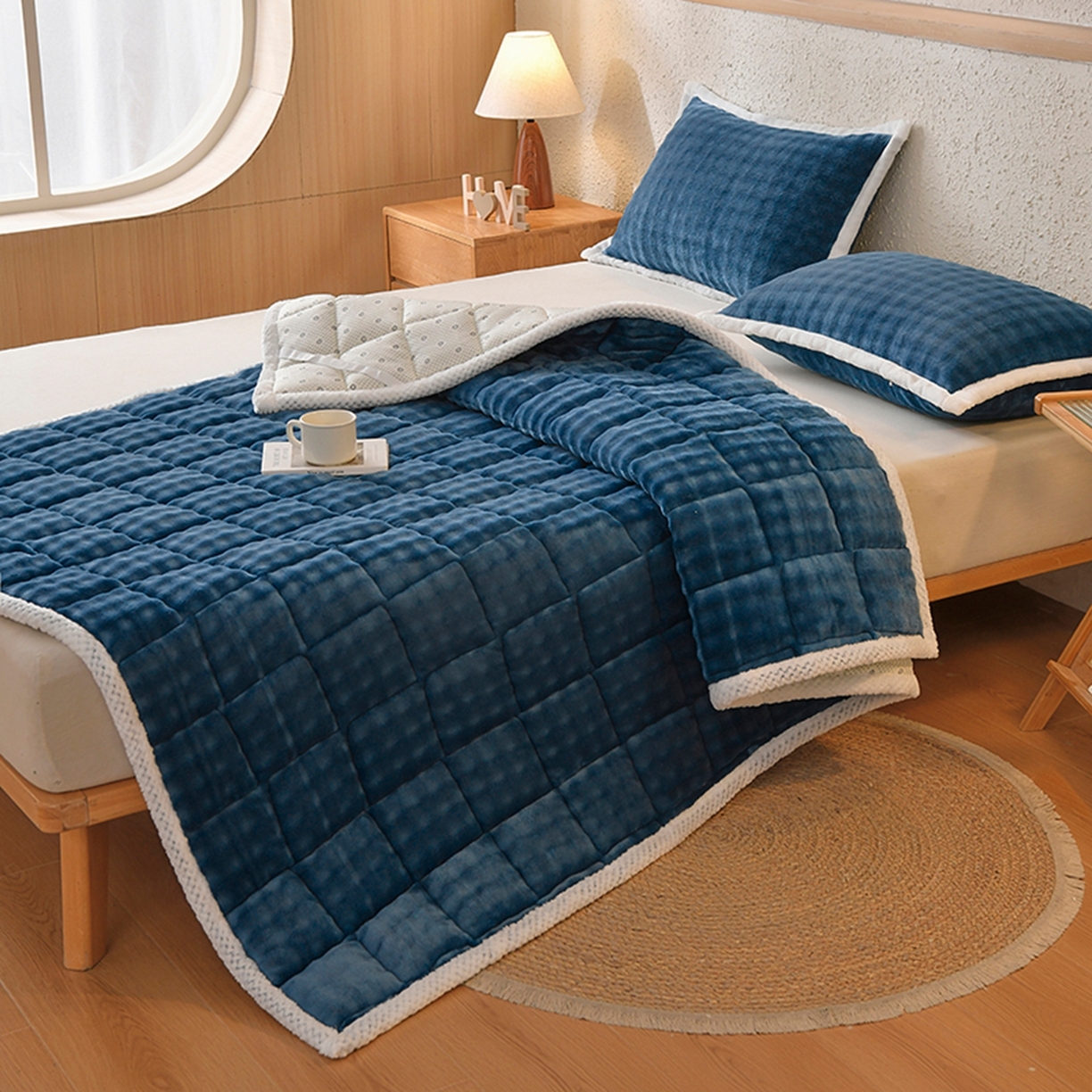 91家纺网 家纺一手货源 找家纺 鑫顺欣 2025新款泡泡牛奶绒床垫床褥 景泰蓝