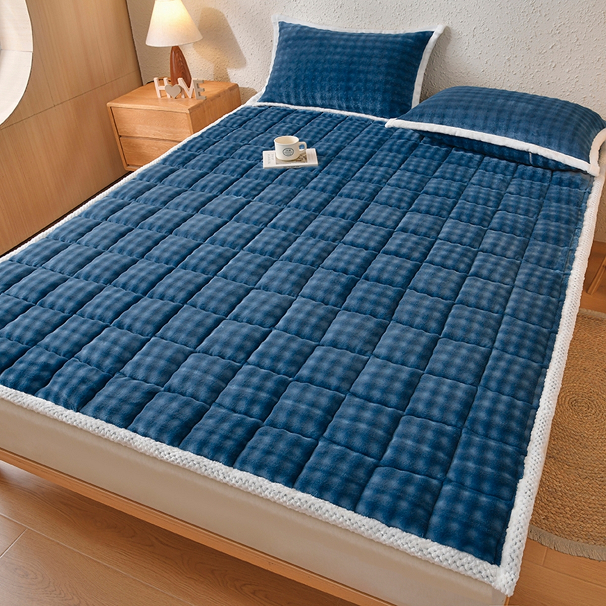 91家纺网 家纺一手货源 找家纺 鑫顺欣 2025新款泡泡牛奶绒床垫床褥 景泰蓝