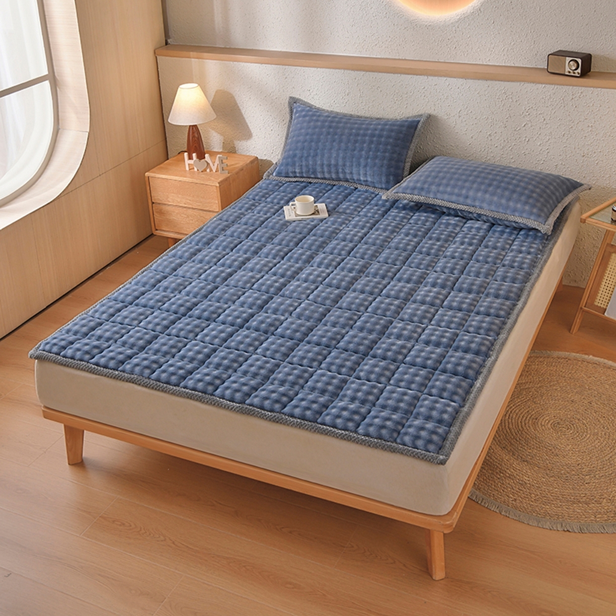 91家纺网 家纺一手货源 找家纺 鑫顺欣 2025新款泡泡牛奶绒床垫床褥 雾霾蓝