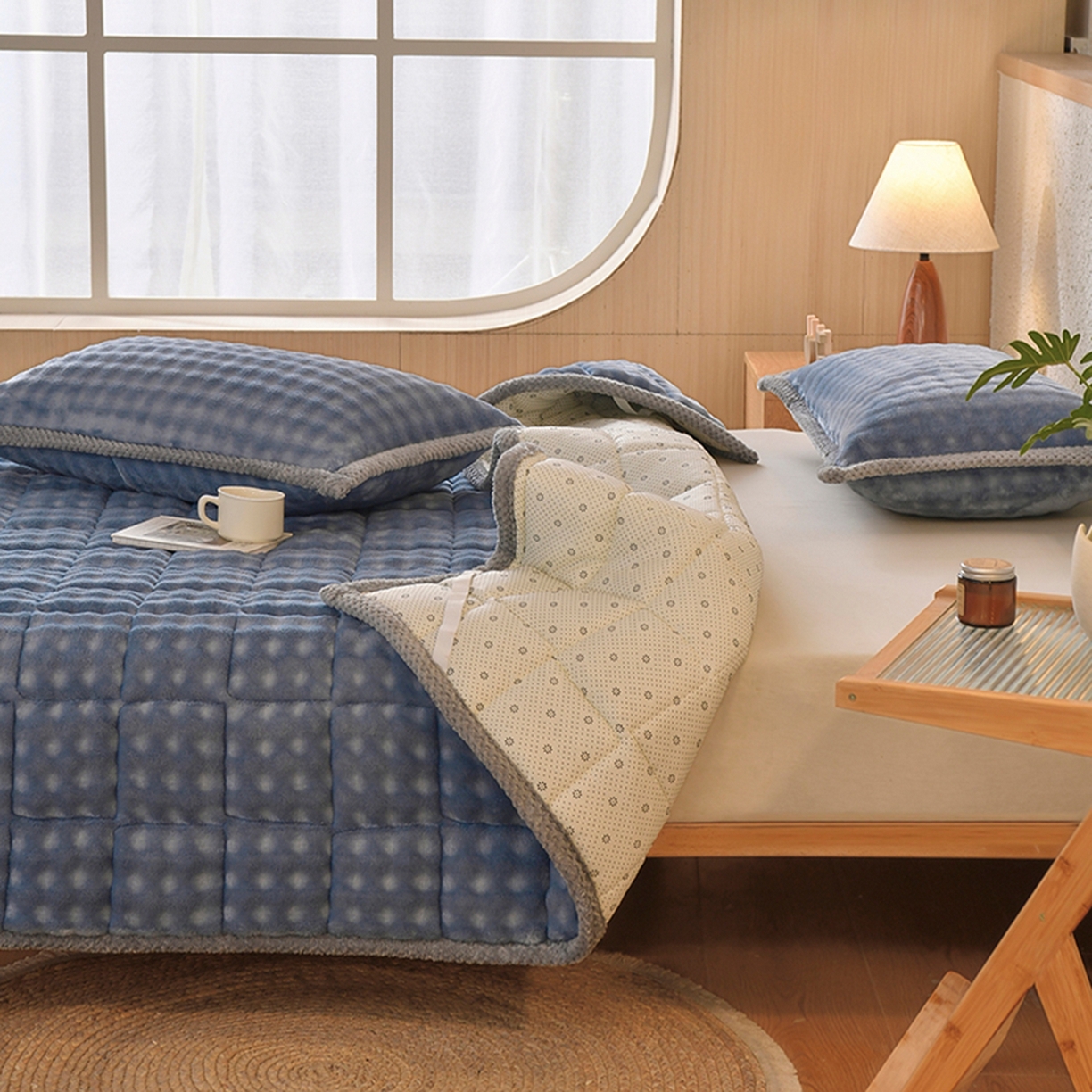 91家纺网 家纺一手货源 找家纺 鑫顺欣 2025新款泡泡牛奶绒床垫床褥 雾霾蓝