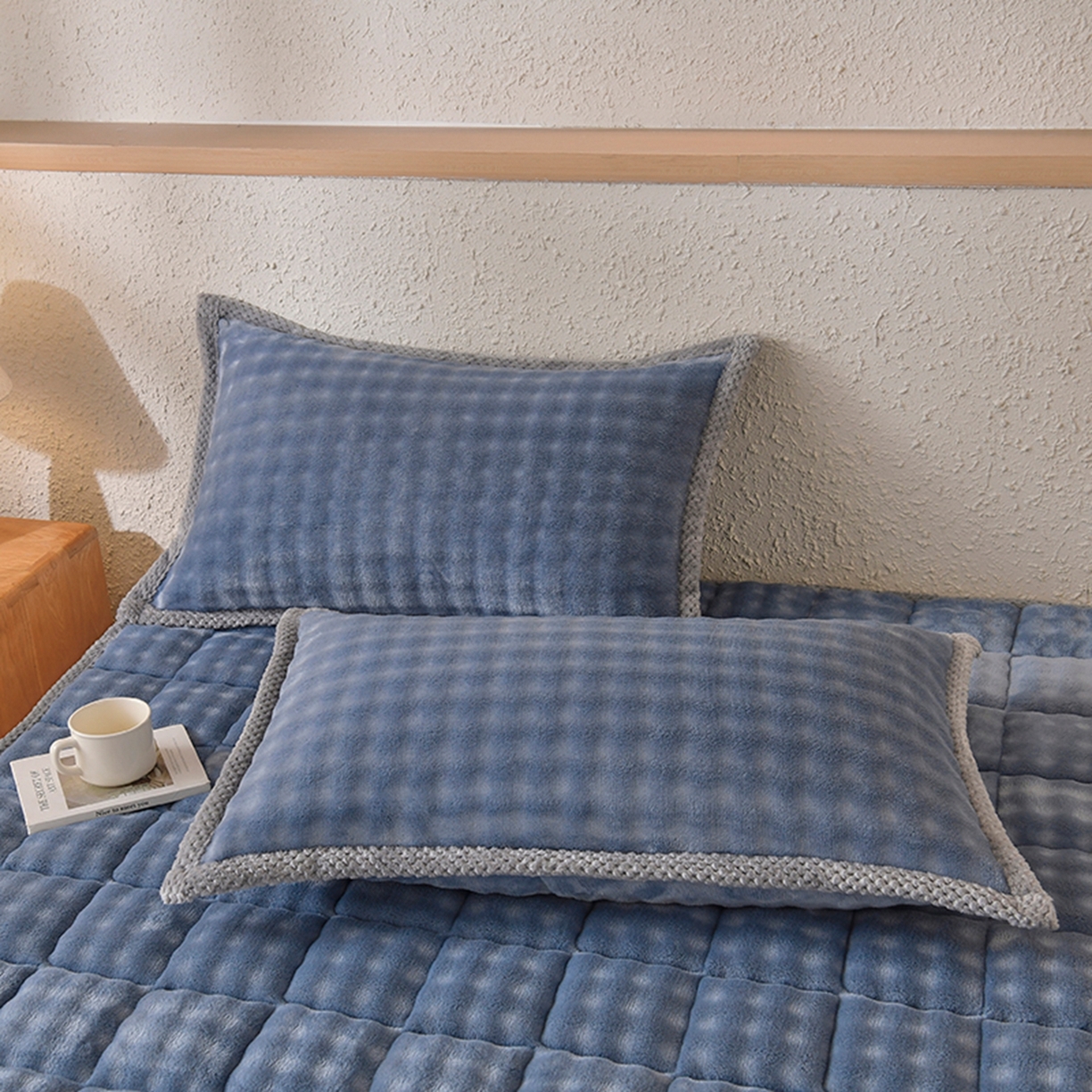 91家纺网 家纺一手货源 找家纺 鑫顺欣 2025新款泡泡牛奶绒床垫床褥 雾霾蓝