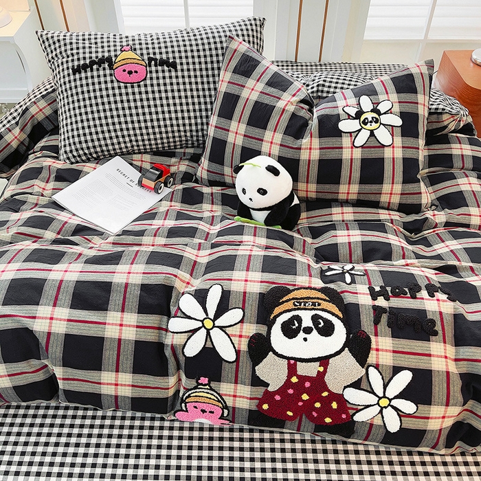 91家纺网 家纺一手货源 找家纺 （总）炫拼家纺 2025新款A类全棉40支水洗棉毛巾绣四件套-卡通多巴胺