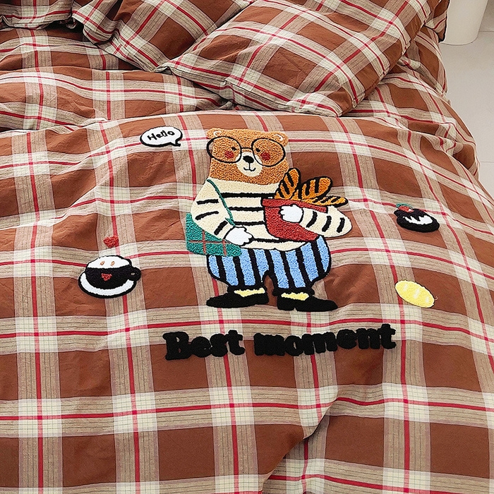 91家纺网 家纺一手货源 找家纺 （总）炫拼家纺 2025新款A类全棉40支水洗棉毛巾绣四件套-卡通多巴胺