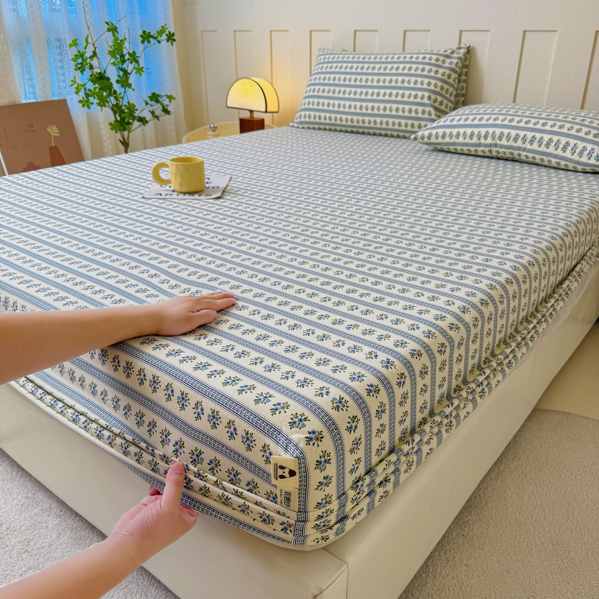 91家纺网 家纺一手货源 找家纺 首爱家纺 2025新款木棉双层纱印花床笠 蓝心