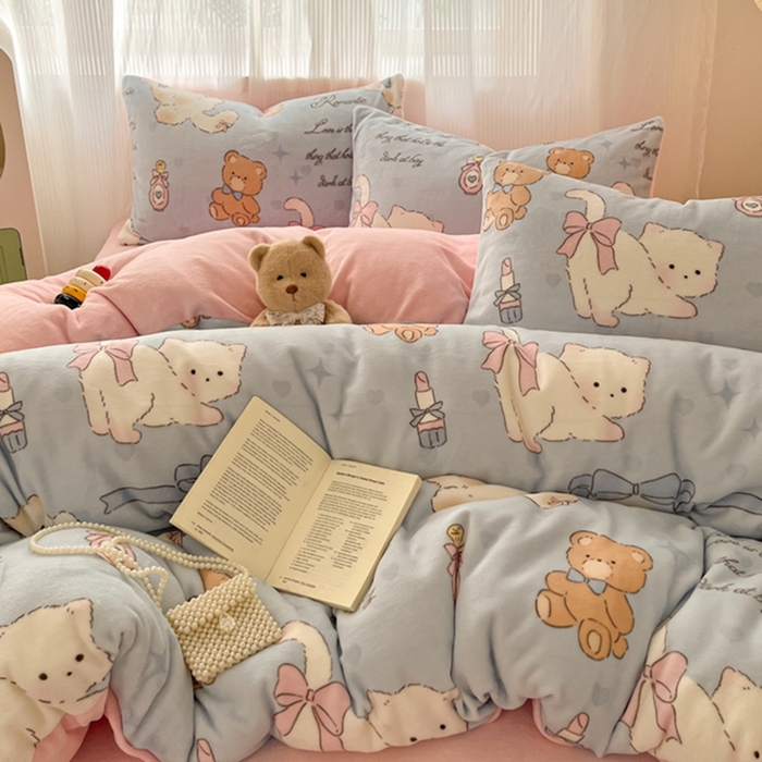 91家纺网 家纺一手货源 找家纺 如一 2025新款高克重大版数码印花牛奶绒四件套 猫咪酱