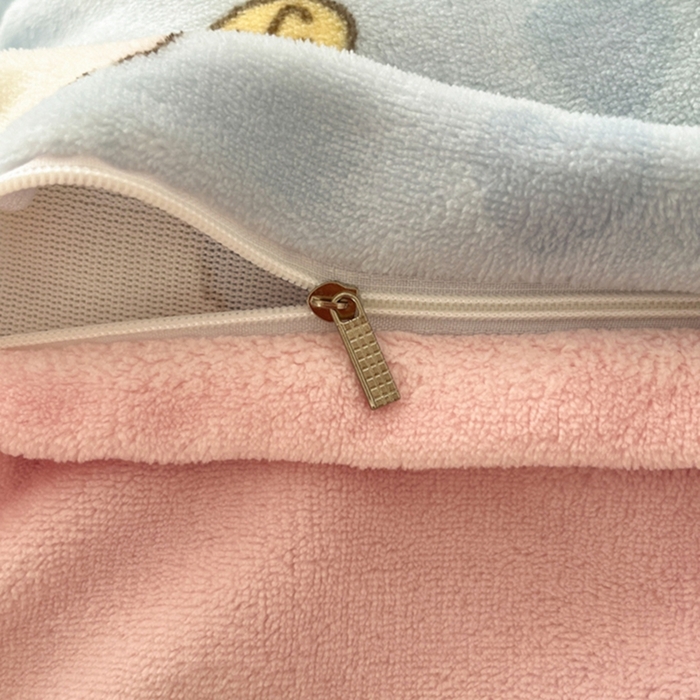 91家纺网 家纺一手货源 找家纺 如一 2025新款高克重大版数码印花牛奶绒四件套 猫咪酱