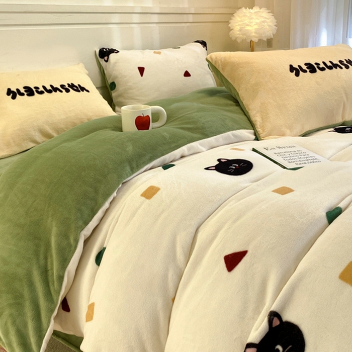 91家纺网 家纺一手货源 找家纺 如一 2025新款高克重大版数码印花牛奶绒四件套 色彩猫