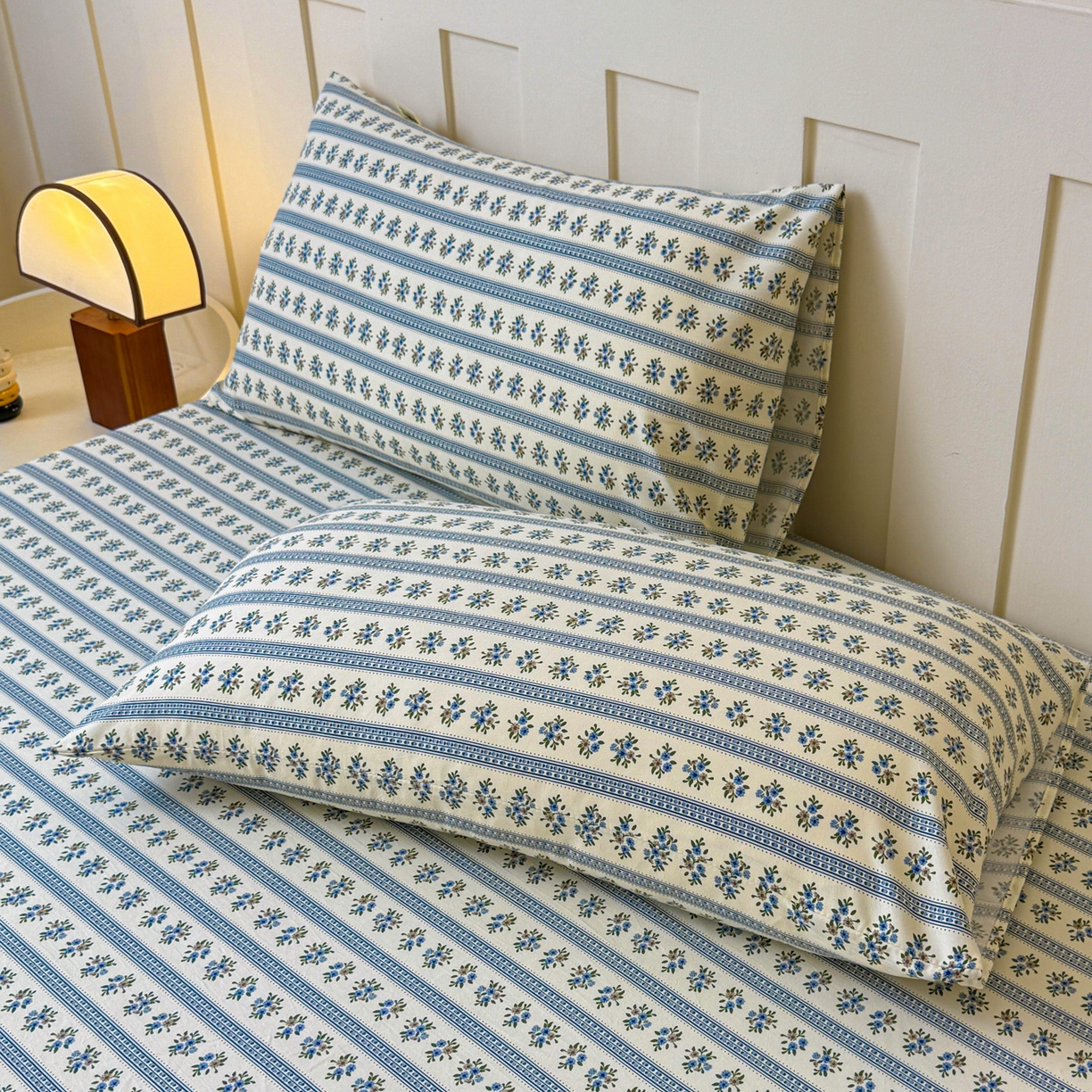 91家纺网 家纺一手货源 找家纺 棉乐町家居 2025新款木棉双层纱印花床笠 蓝心