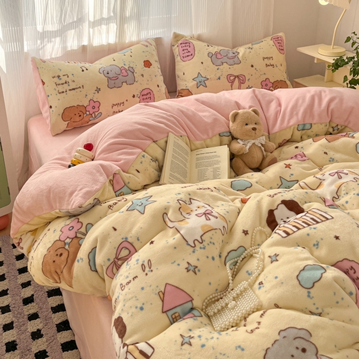 91家纺网 家纺一手货源 找家纺 如一 2025新款高克重大版数码印花牛奶绒四件套 游乐园