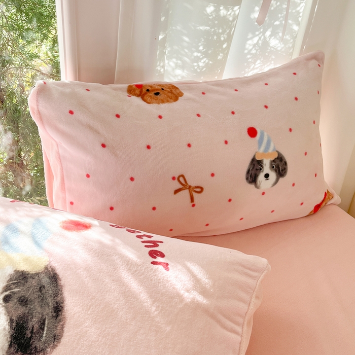 91家纺网 家纺一手货源 找家纺 如一 2025新款高克重大版数码印花牛奶绒四件套 粉伙伴