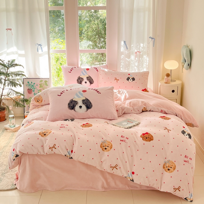 91家纺网 家纺一手货源 找家纺 如一 2025新款高克重大版数码印花牛奶绒四件套 粉伙伴