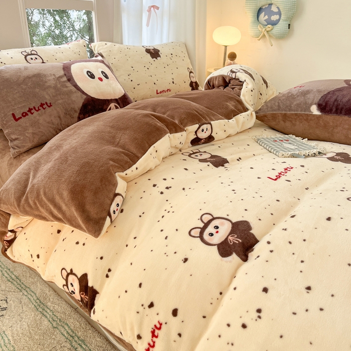 91家纺网 家纺一手货源 找家纺 如一 2025新款高克重大版数码印花牛奶绒四件套 拉兔咖