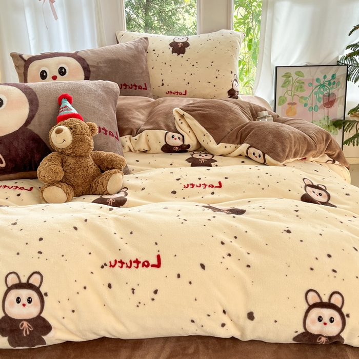 91家纺网 家纺一手货源 找家纺 如一 2025新款高克重大版数码印花牛奶绒四件套 拉兔咖