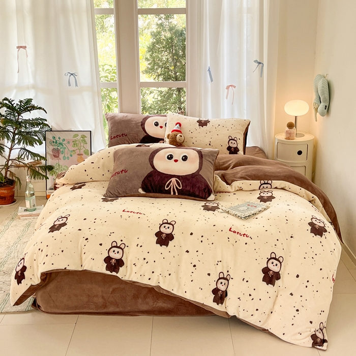 91家纺网 家纺一手货源 找家纺 如一 2025新款高克重大版数码印花牛奶绒四件套 拉兔咖