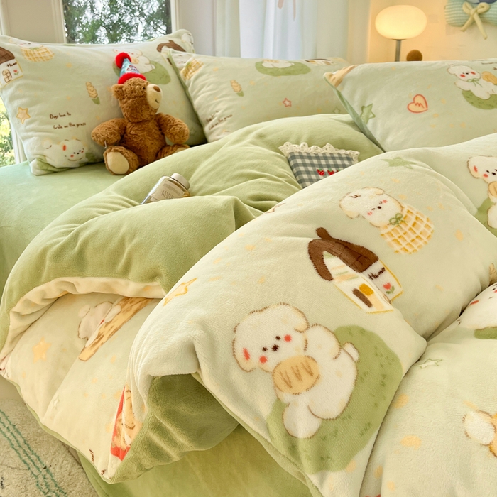 91家纺网 家纺一手货源 找家纺 如一 2025新款高克重大版数码印花牛奶绒四件套 萌宠绿