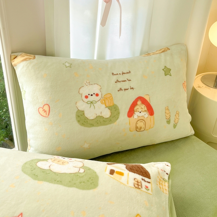 91家纺网 家纺一手货源 找家纺 如一 2025新款高克重大版数码印花牛奶绒四件套 萌宠绿