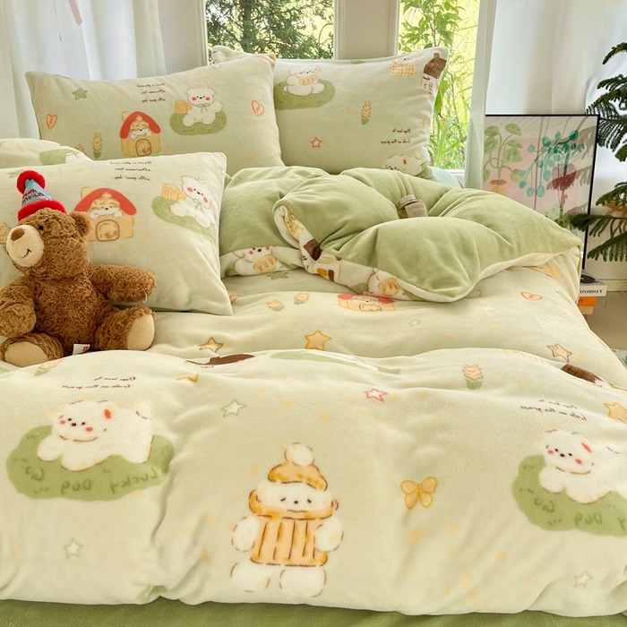 91家纺网 家纺一手货源 找家纺 如一 2025新款高克重大版数码印花牛奶绒四件套 萌宠绿