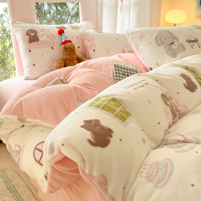 91家纺网 家纺一手货源 找家纺 如一 2025新款高克重大版数码印花牛奶绒四件套 萌派对