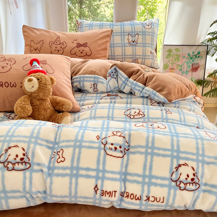 91家纺网 家纺一手货源 找家纺 如一 2025新款高克重大版数码印花牛奶绒四件套 线条狗