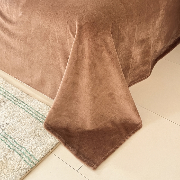 91家纺网 家纺一手货源 找家纺 如一 2025新款高克重大版数码印花牛奶绒四件套 线条狗