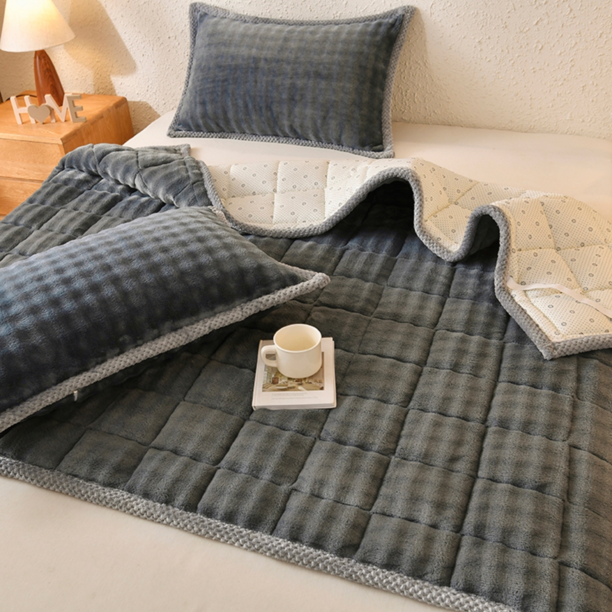 91家纺网 家纺一手货源 找家纺 （总）鑫顺欣 2025新款泡泡牛奶绒床垫床褥